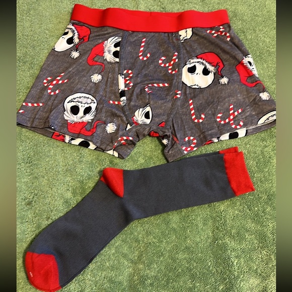 NIGHTMARE BEFORE CHRISTMAS SET,BRAND NEW, BOXERS/SHORT & MATCHING SOCKS - Picture 1 of 3